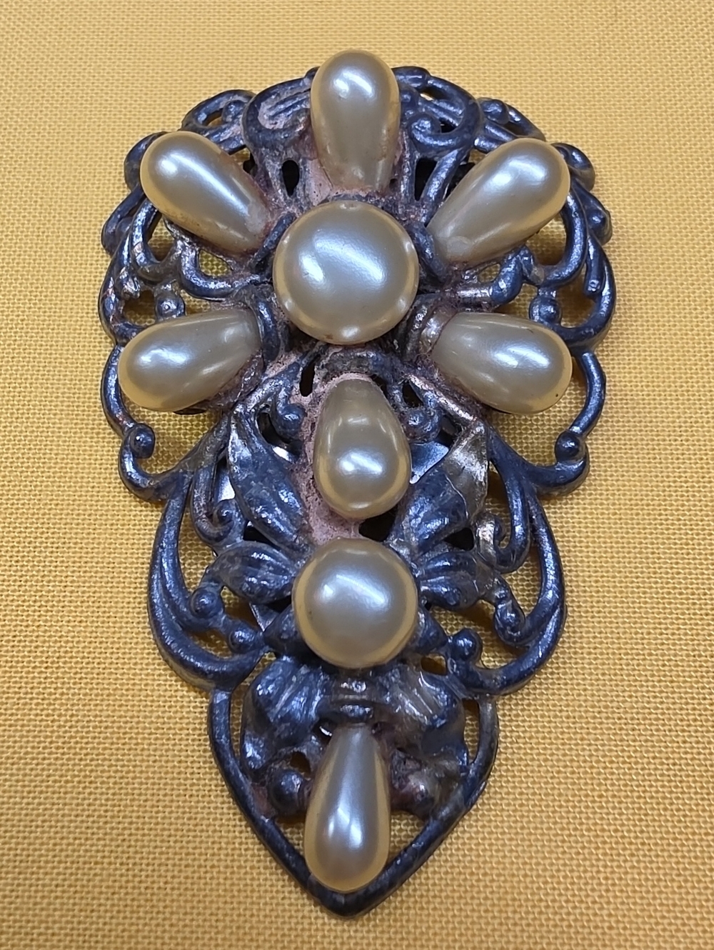 Vintage 1930s Art Deco Little Nemo Faux Pearl Dress Clip LN/25 Pot Metal
